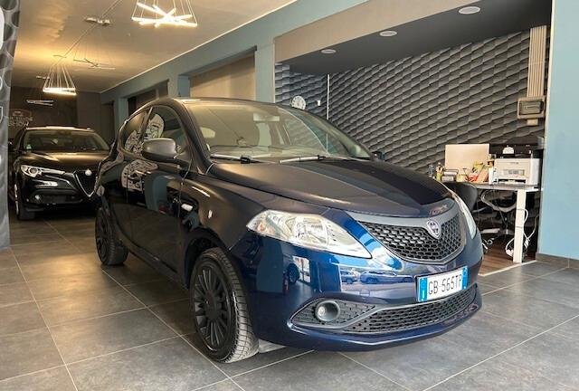 LANCIA YPSILON 1.2 69 CV 5 PORTE GPL ECOCHIC SILVE