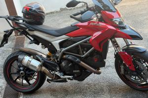 Hyperstrada 821