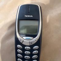 Numero 3 cellulari 2 Nokia 3310 e un Motorola