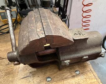 Morsa da banco Mundus