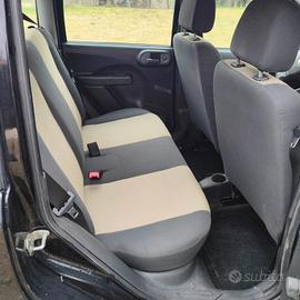  Fiat Panda a metano del 2009.