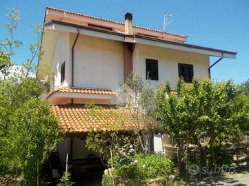 VILLA SINGOLA A CASTROLIBERO