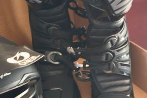 casco + stivali come nuovi