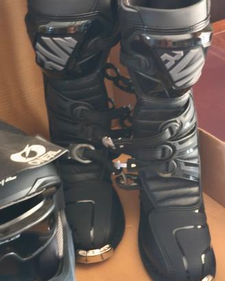 casco + stivali come nuovi