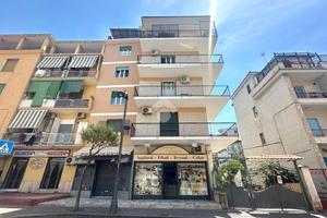 4 LOCALI A SAN GIORGIO A CREMANO
