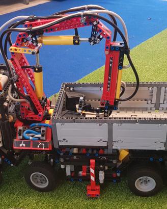 LEGO Technic 42043 – Mercedes Arocs – con istruzio