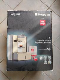 Macchina del caffè Hotpoint Illy capsule