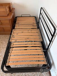 Letto ortopedico elettrico usato per anziani