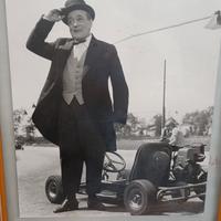  foto d epoca con Toto' su una pista di go-kart 