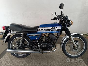 Yamaha RD 250 - 1976 conservata