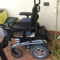 Carrozzella disabile elettricaq