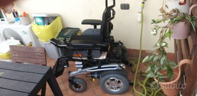 Carrozzella disabile elettricaq