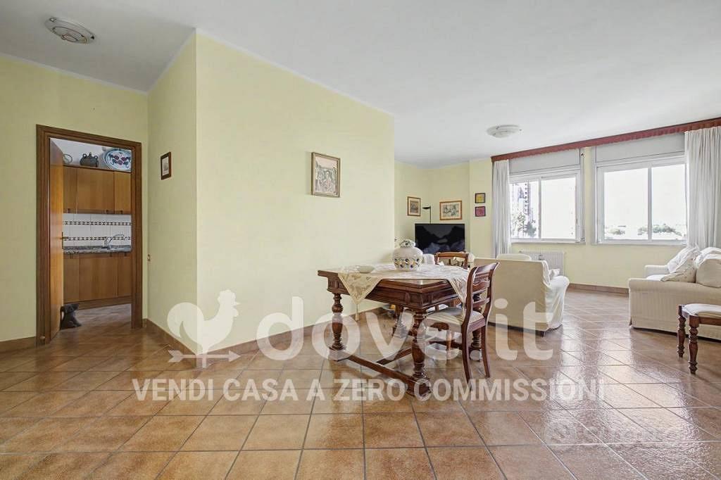Appartamento di 128 m² con 4 locali e box auto a R - Vista 6