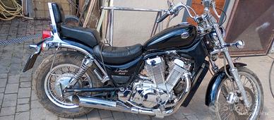 Suzuki Intruder  vs 800