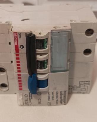 interruttore magnetotermico