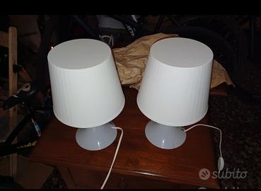 Lampada da comodino in plastica