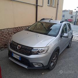 Dacia Sandero stepway 2020 TD blu con 53600km