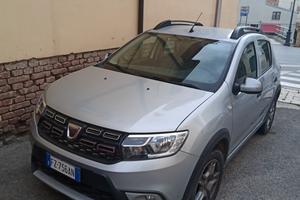 Dacia Sandero stepway 2020 TD blu con 53600km