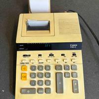 Calcolatrice con rotolo vintage