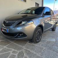 Lancia Ypsilon 1.0 firefly hybrid Platino s&s 70cv
