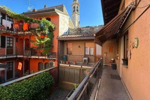 Appartamento di 360 m² con 5 locali e box auto dop