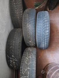 5 gomme 4 termiche su cerchi R13+1 estiva R13