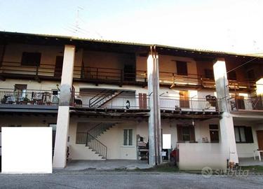 Immobile in asta di 101 m² con 2 locali a Misinto