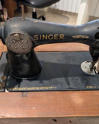 Macchina per cucire Singer con mobile originale