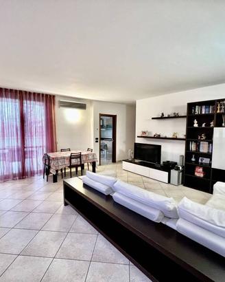 Appartamento di 110 m² con 3 locali e box auto a D