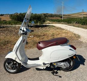 VESPA PRIMAVERA 50 BIANCO