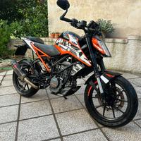 KTM duke 125