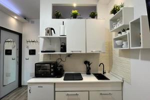 Monolocale con bagno , arredato
