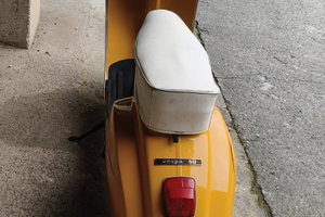 Vespa giallo