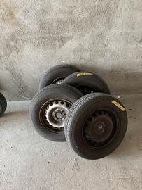 cerchi in ferro + gomme  per fiat panda