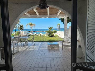 Villetta a Diamante sulla spiaggia dal giardino