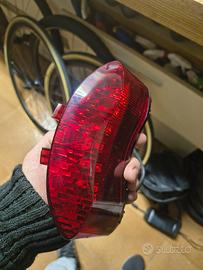 luce posteriore Triumph street triple