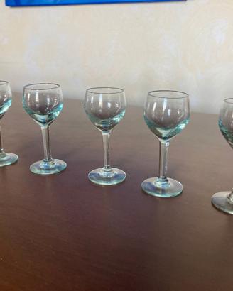 Set 5 bicchierini da liquore - In vetro - 9 cm.