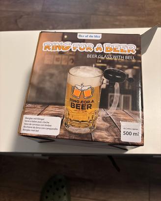 Bicchiere birra con campanello nuovo