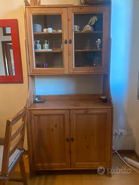 Credenza + tavolo con sei sedie