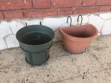 Vasi pensili con supporto