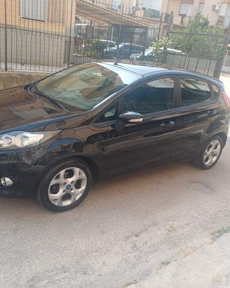 Ford Fiesta 1.4 TDCi 70CV 5 porte Titanium