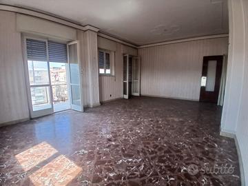 200 MQ SEI VANI ZONA FORTINO/VIA PALERMO