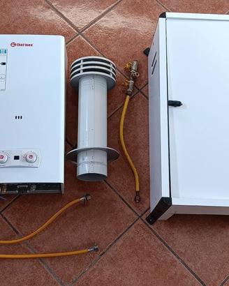 Scaldabagno a gas Thermex con scarico e accessori
