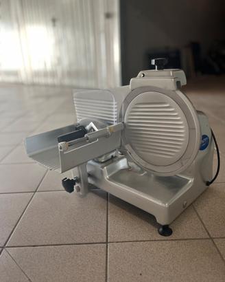 Affettatrice professionale da cucina