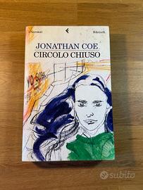 JONATHAN COE, CIRCOLO CHIUSO