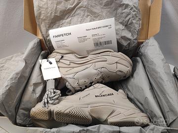 BALENCIAGA Triple S