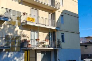 Privato vende trilocale -no agenzia -