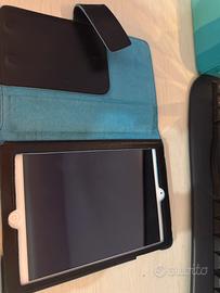 Apple iPad mini grigio chiaro+ cover piquadro
