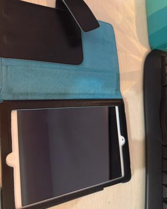 Apple iPad mini grigio chiaro+ cover piquadro