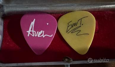 Plettri Stage-used Avril Lavigne & Evan Taubenfeld